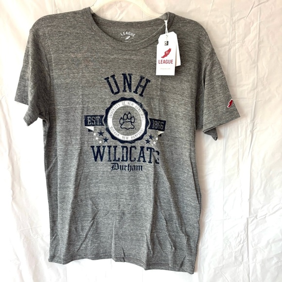 League Collegiate Outfitters Tops - NWT League UNH Wildcats Gray T-Shirt SZ L
